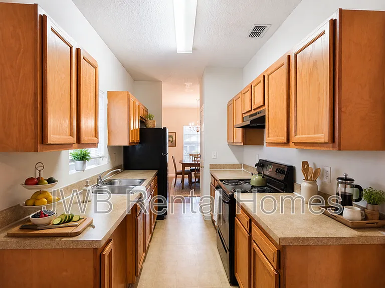 8450 Jasper Ave — Photo 3