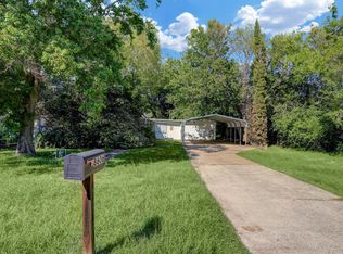 8606 Schiro Rd, Hitchcock, TX 77563