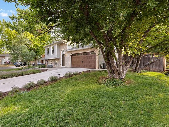 3rd image of 4113 Lost Creek Ct