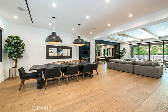 5150 Beeman Ave — Photo 10