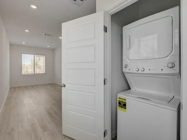 345 Isla Enclave Way — Photo 32