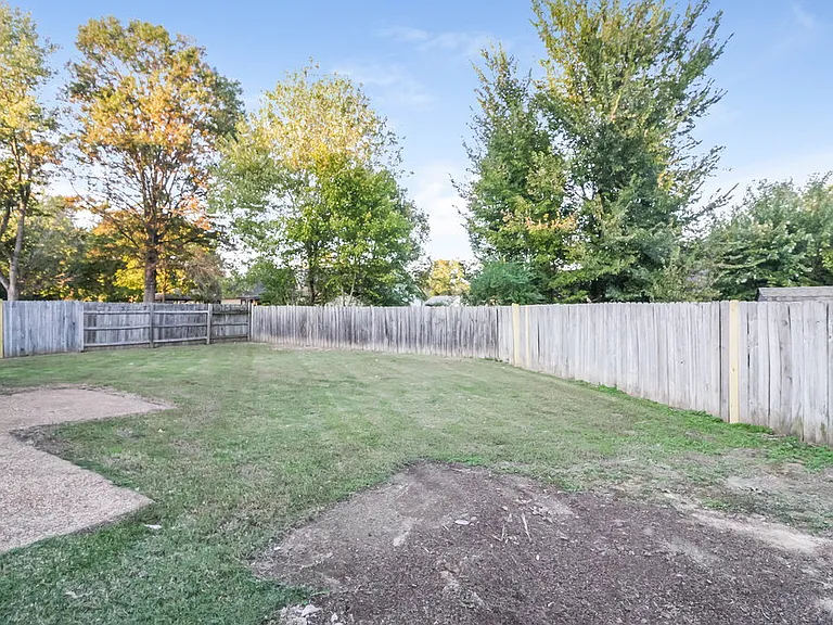 2656 Harlingen Dr — Photo 15