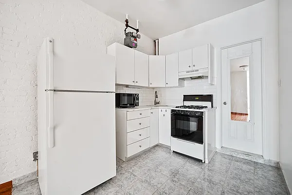 Rented by The Agency | media 16