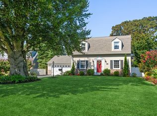 992 Old Britton Rd, Bellmore, NY 11710