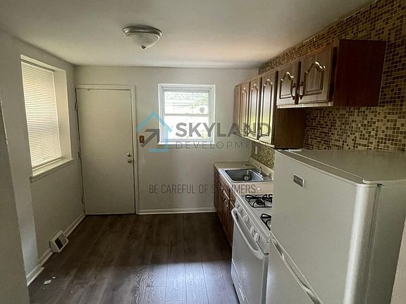 3rd image of 2615 N Corlies St #1