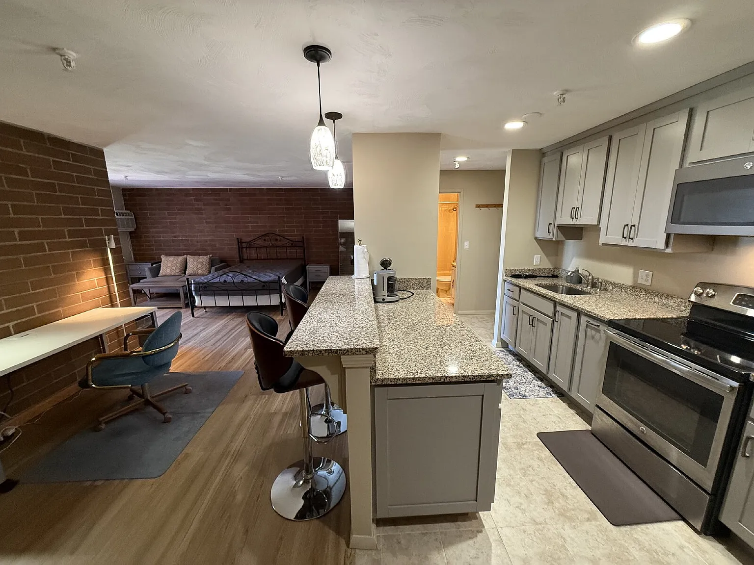 Studio, 1.0 bath, 558 sqft, $1,995 — Photo 4