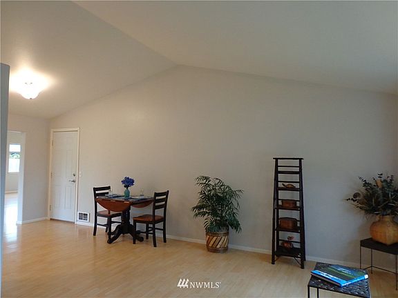 5th image of 1506 SE Camano Drive