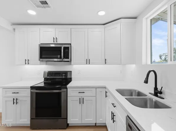 2750 E WIER Avenue, Phoenix, AZ 85040