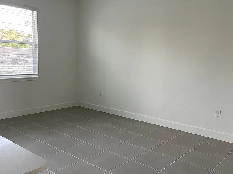 1337 Captiva Cv #8 — Photo 47