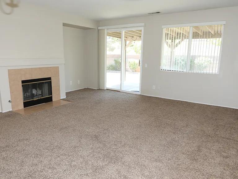 45713 Coventry Ct — Photo 4