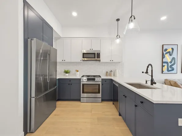 425 3rd Street image 9 of 31