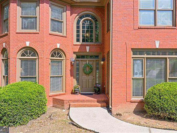 4th image of 163 Woodcliff Dr