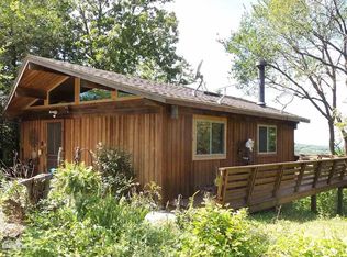 963 S Rocky Hill Rd, Galena, IL 61036