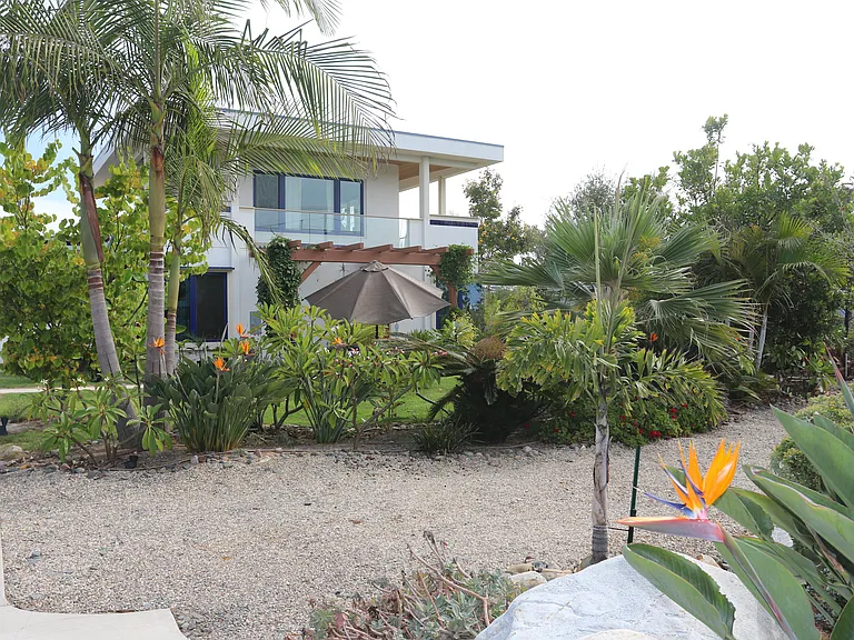 Highland Dr — Photo 1