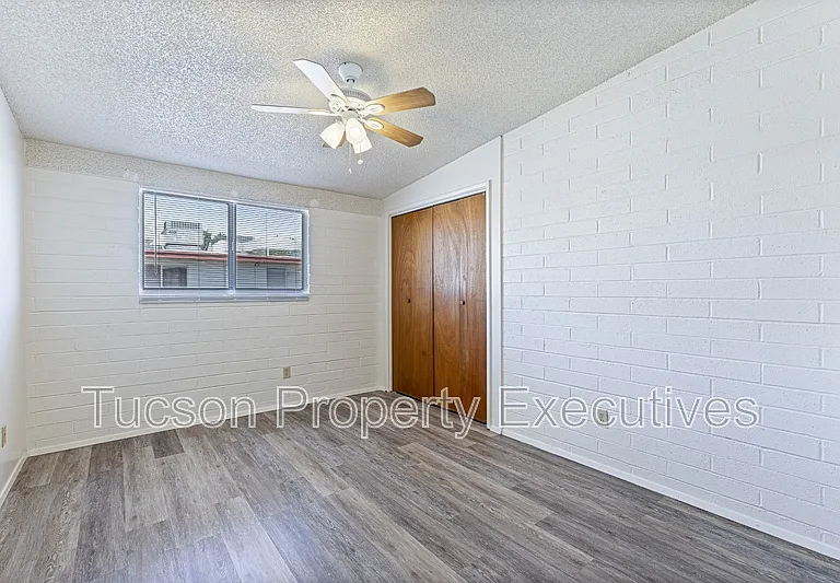 4246 E Pima St #D — Photo 15
