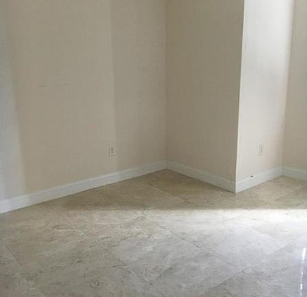 3rd image of 3340 NE 190th St APT 1109
