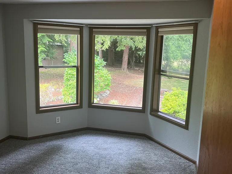 7410 Lazy South Ln NE — Photo 32