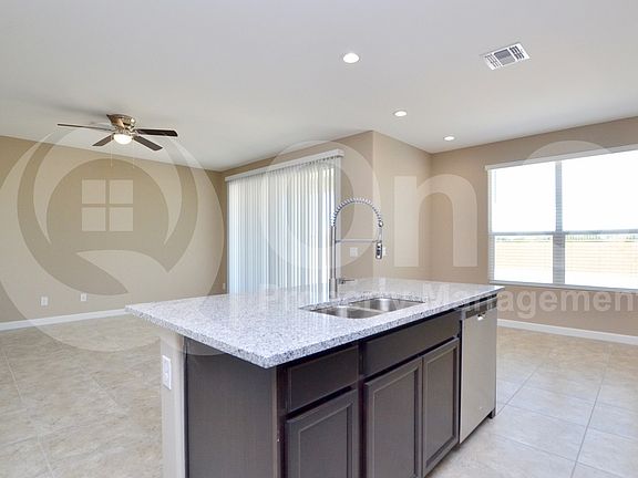 5th image of 2223 N Camden Dr