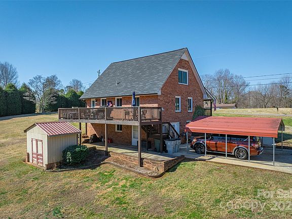 5th image of 1913 Forest Hill Dr