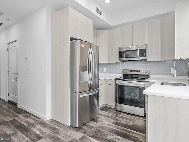 506 H St NE #302 — Photo 6