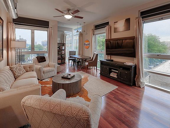 3rd image of 440 Walnut St Unit 401