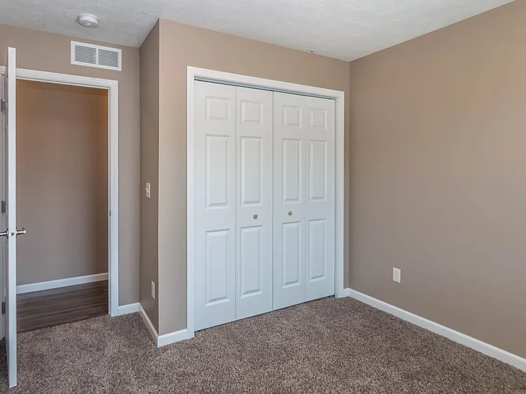 406 W Barker Pl — Photo 7