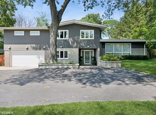 551 Dundee Rd, Glencoe, IL 60022