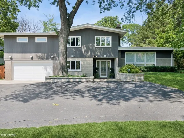 551 Dundee Rd, Glencoe, IL 60022