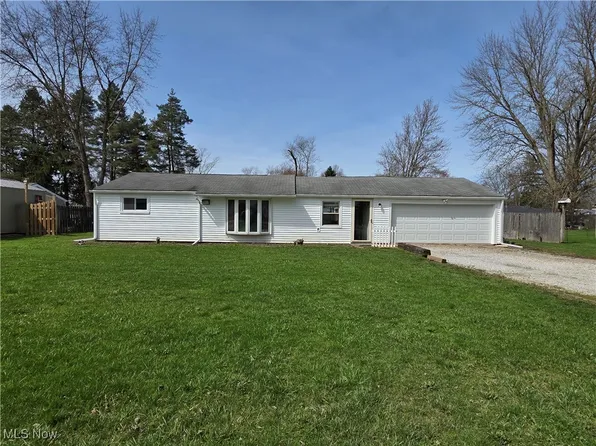 12763 Samuel Dr, Mantua, OH 44255