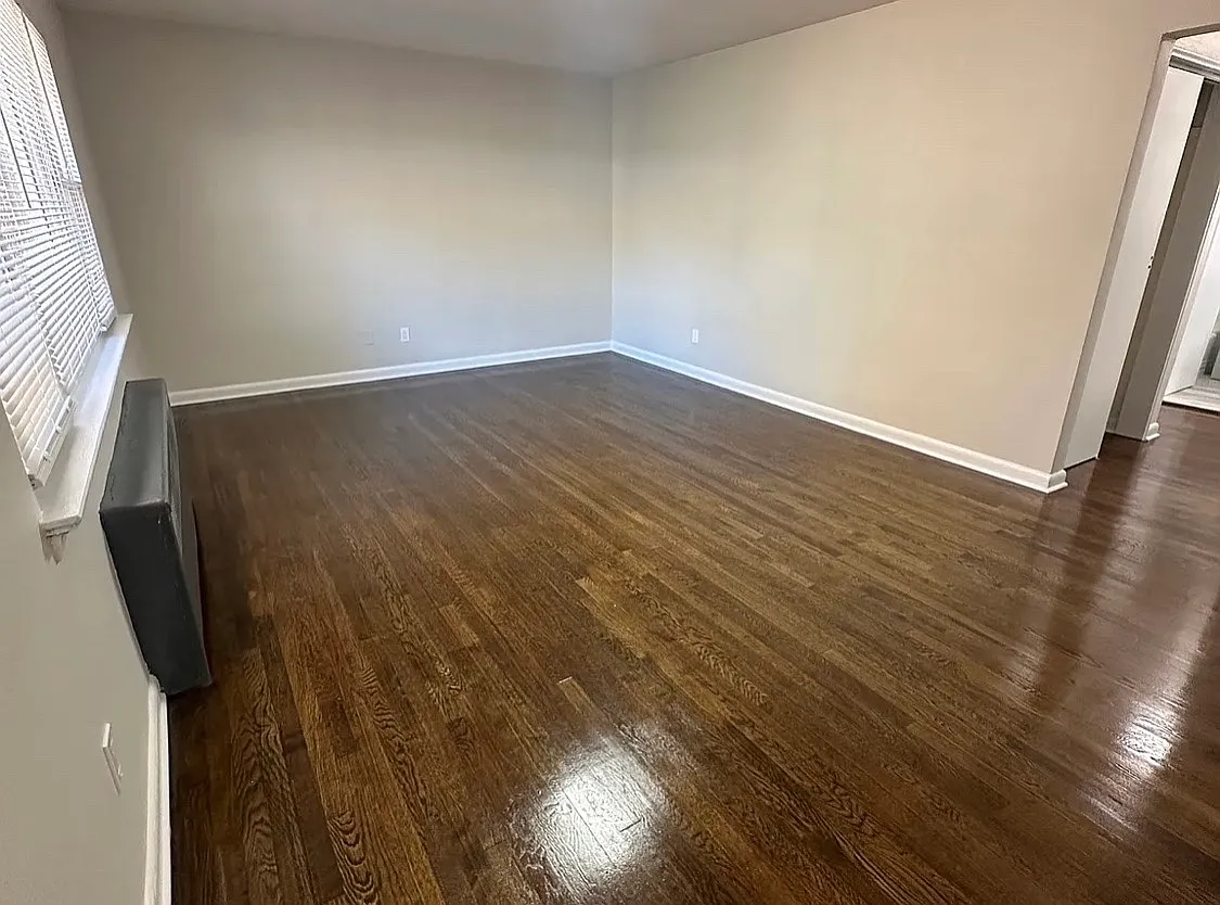 Building Photo - 210 Broad Ave #3B