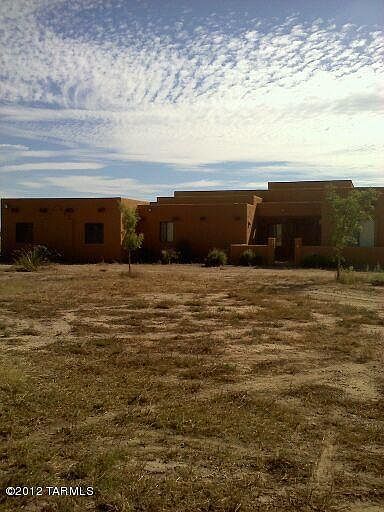 2nd image of 3066 N Hamilton Rd