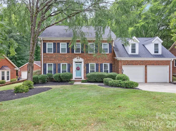 9516 Deer Spring Ln, Charlotte, NC 28210