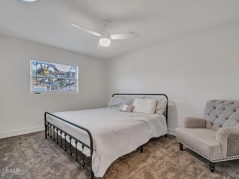 450 Lambert Ave — Photo 31