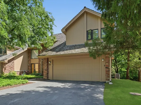 56 Oak Creek Ct, Burr Ridge, IL 60527