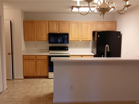 2nd image of 2502 Westgate Cir
