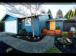 345 School House Rd, Talent, OR 97540