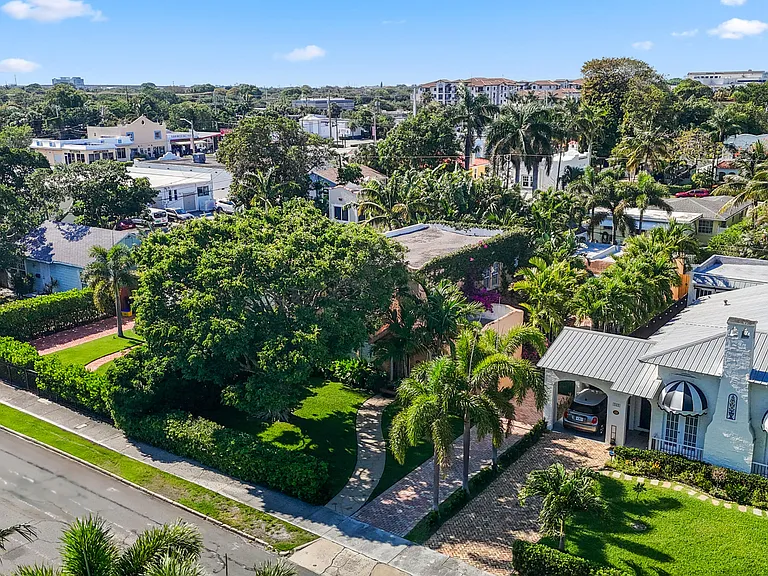 325 Greymon Dr — Photo 62