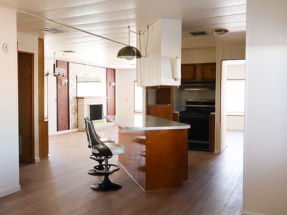 4th image of 230 Aquarius Cir