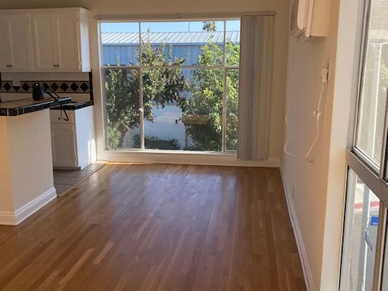 1229 N Spaulding Ave — Photo 1
