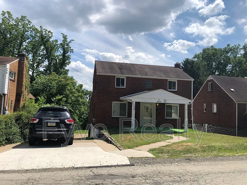 298 Pheasant Dr photo 1