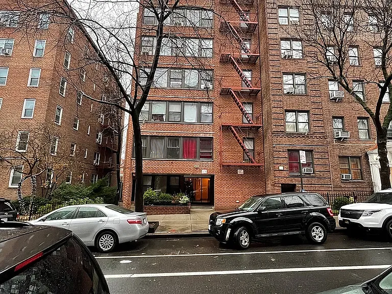 3427 74th St #6A — Photo 1