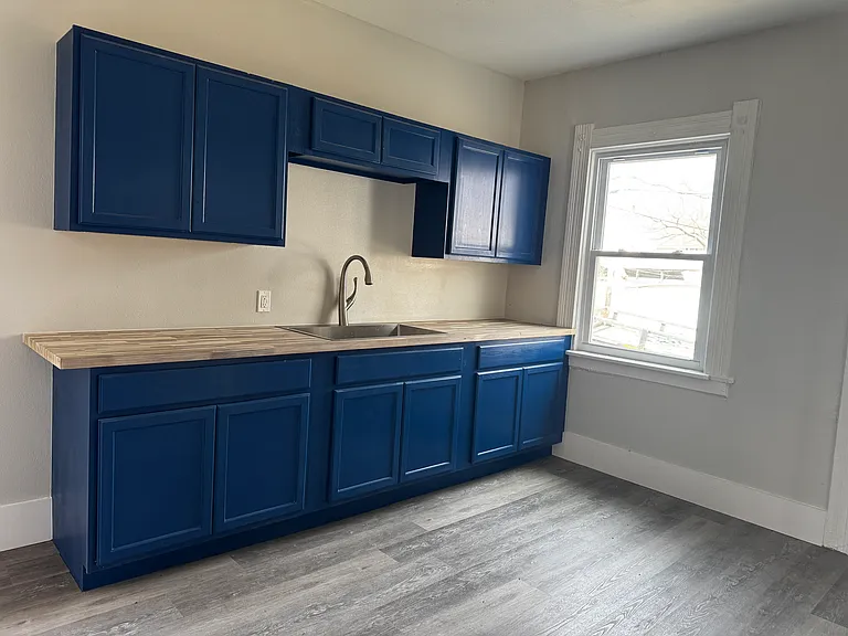 1352 Prospect Ave — Photo 3