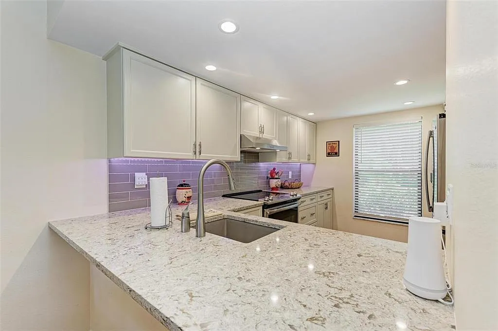 2 bed, 1031 sqft, $2,500 — Photo 3