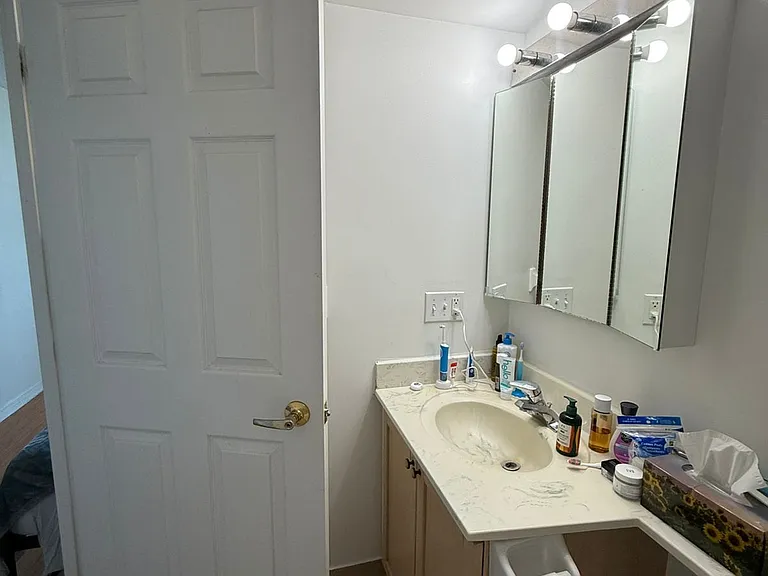 26 Olive Ave N #Penthouse 02 — Photo 18