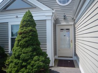 8 Saint George Pl #8, Sandy Hook, CT 06482