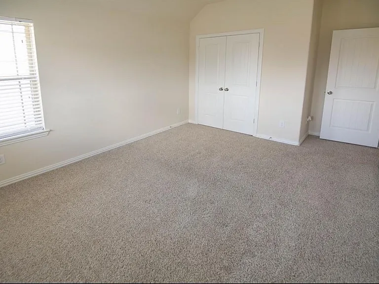 1327 Graham Trace Ln — Photo 15