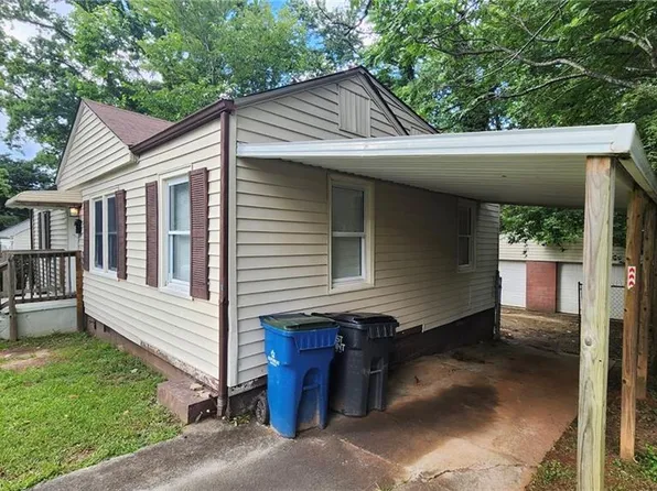 2430 Semmes St, East Pt, GA 30344