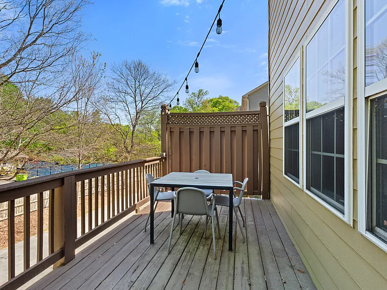 Pecan Knoll Dr — Photo 4