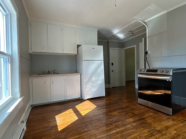 38 Prince Ave, Lowell, MA