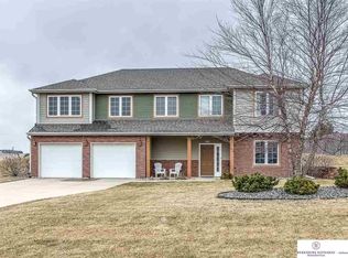 177 Northwood Ln, Palmyra, NE 68418